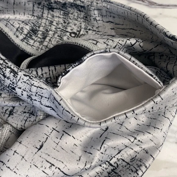 ALO yoga leggings - Picture 3 of 5